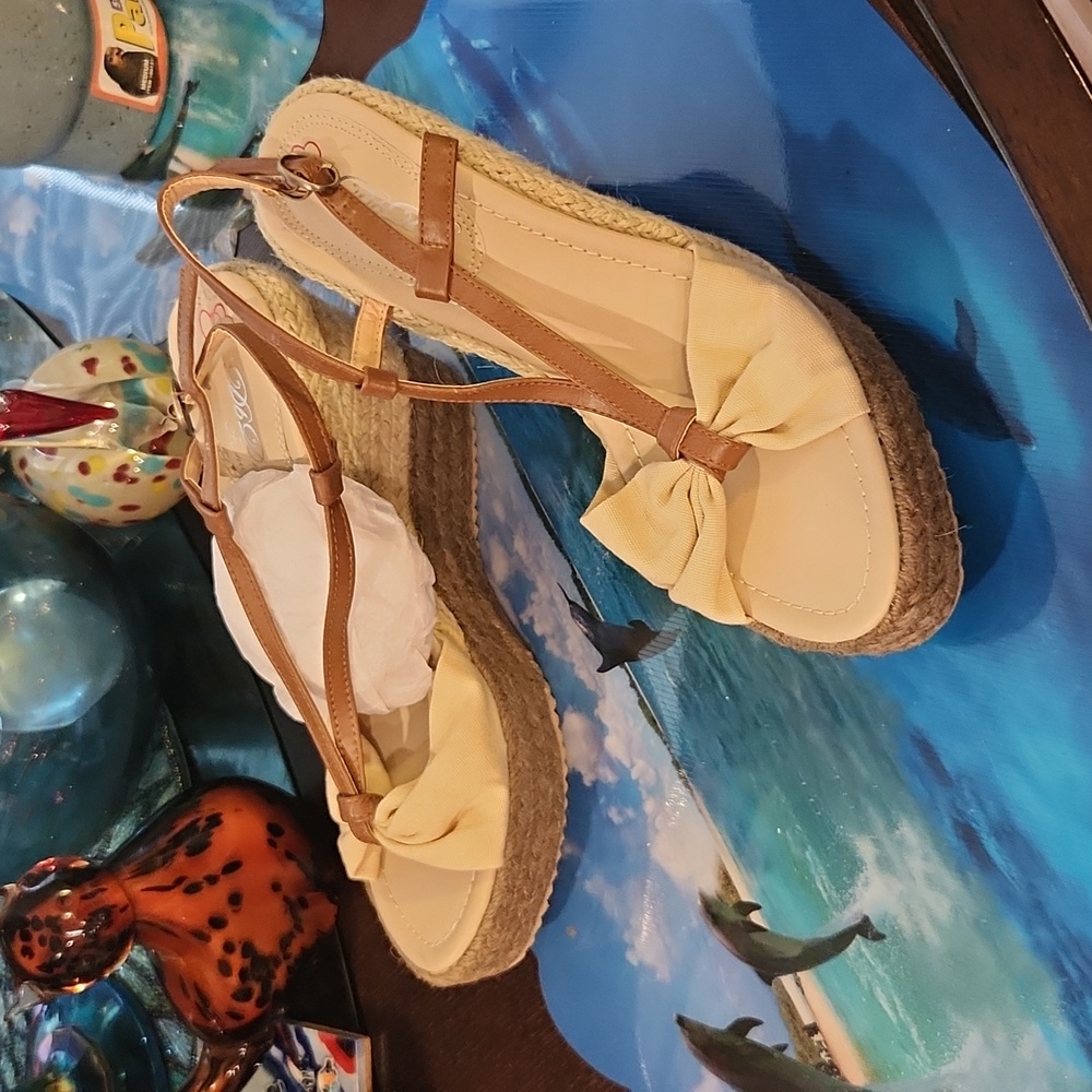 NWT Espadrille wedge heels